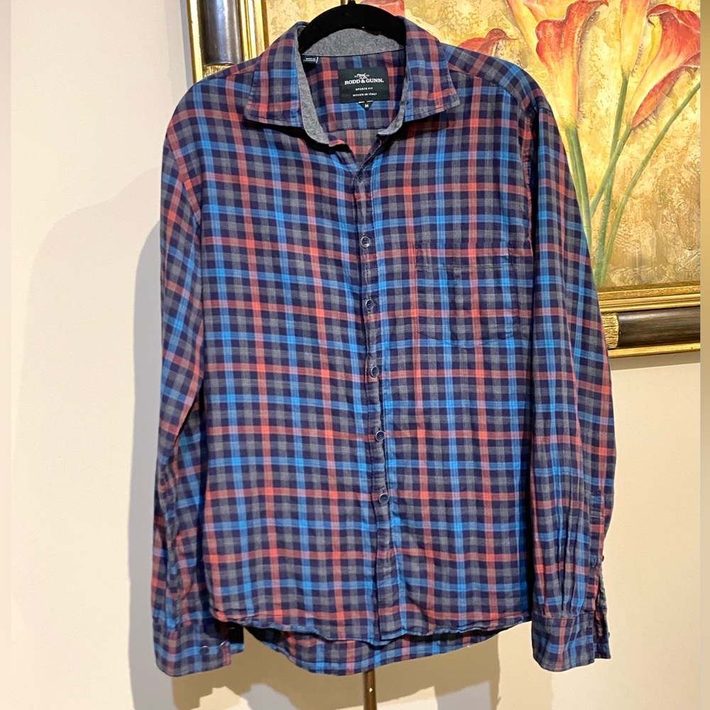 Rodd and Gunn Button Up - Sports Fit.